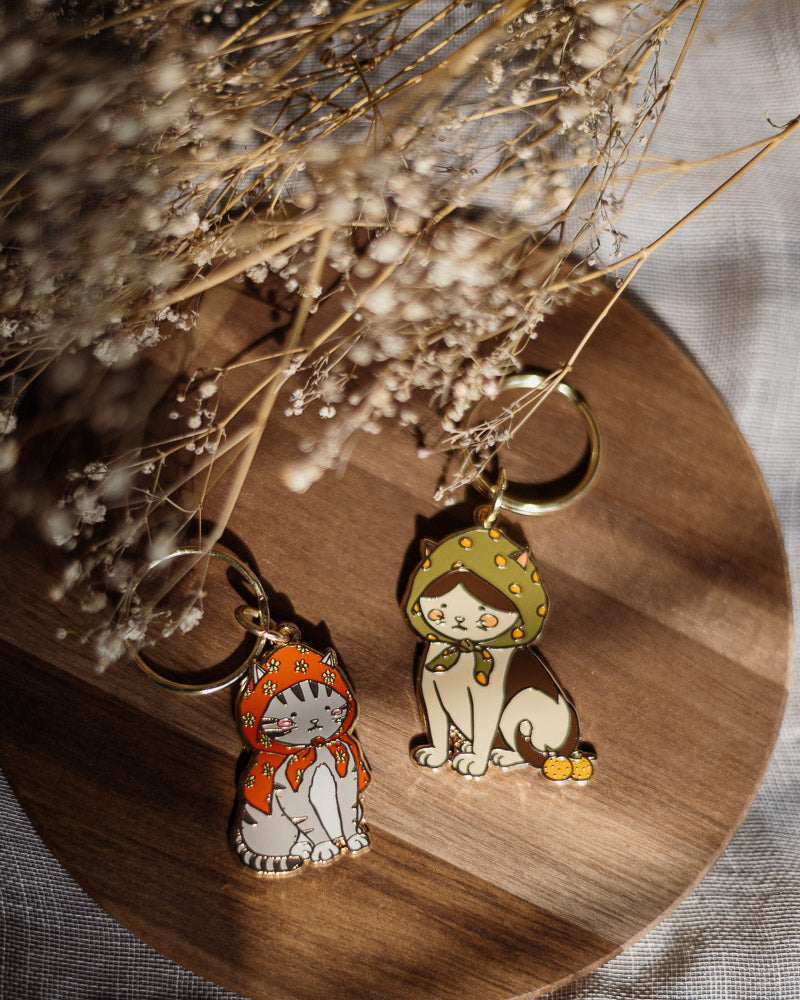 keychain // "rotkätzchen" moody kitten - hard enamel, metal dangler