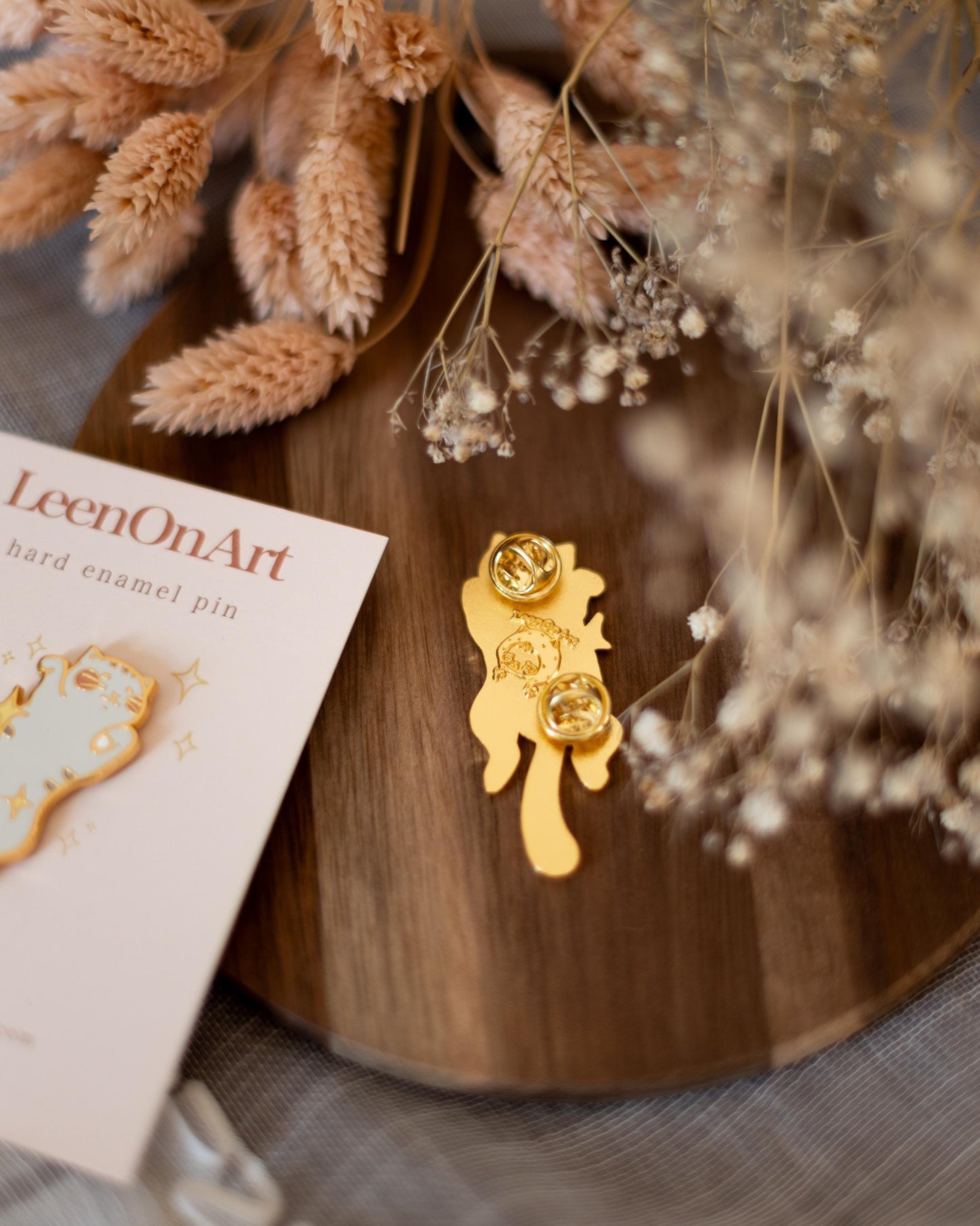 pin // sparkling grey tabby cat - hard enamel pin