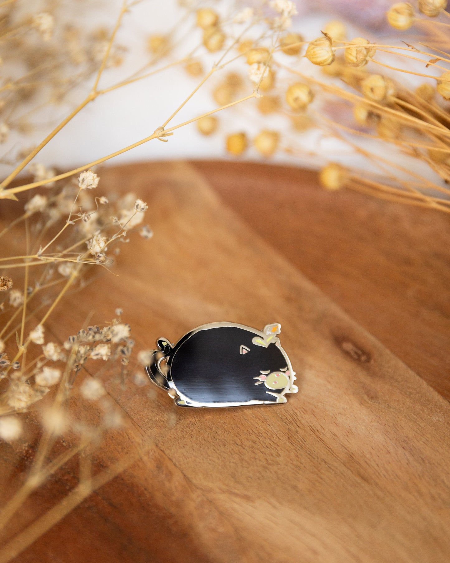 pin // sleepy chubby black cat - hard metal enamel pin
