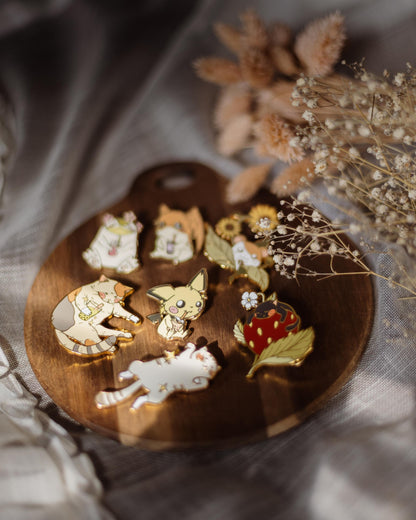 pin // sparkling grey tabby cat - hard enamel pin