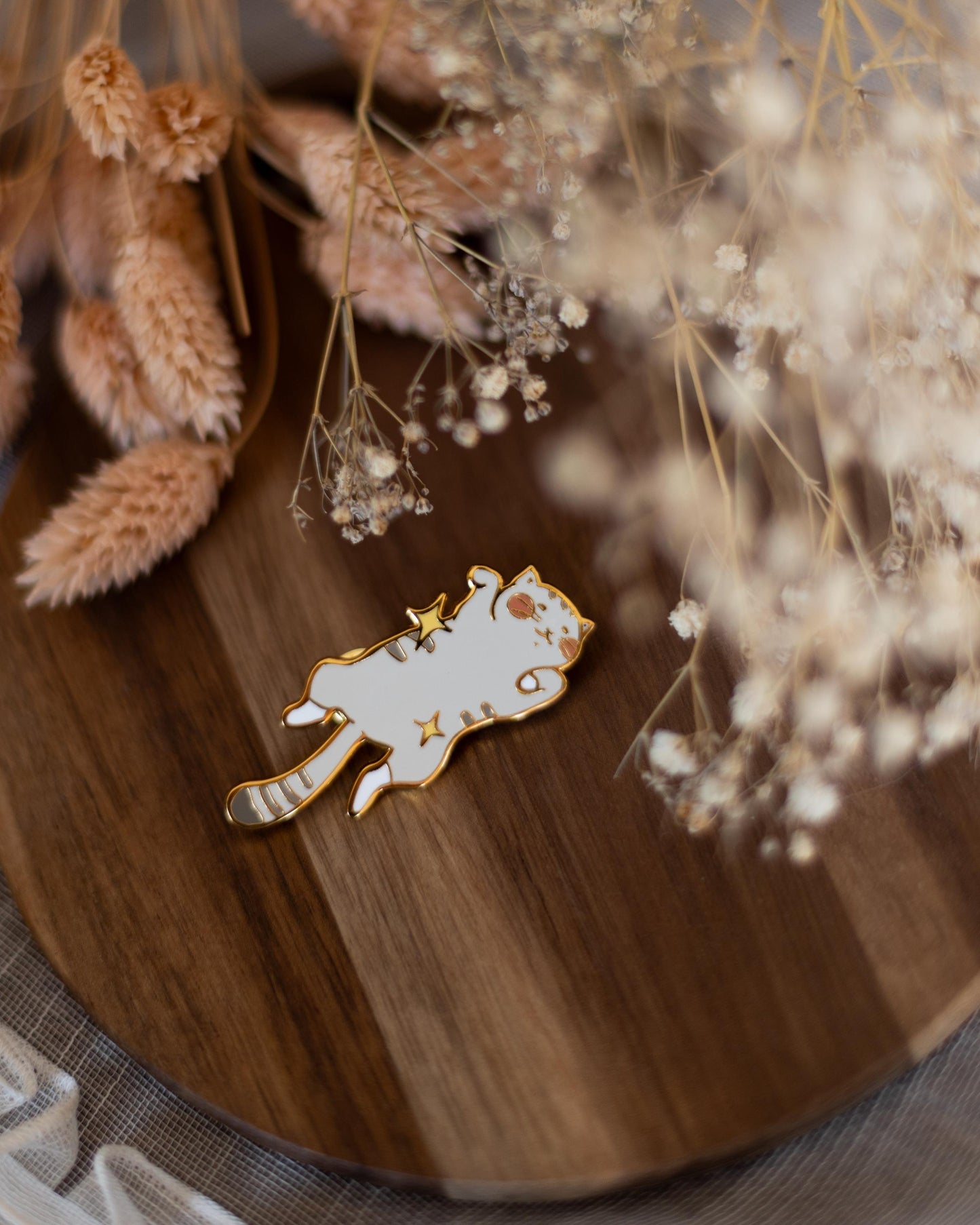 pin // sparkling grey tabby cat - hard enamel pin