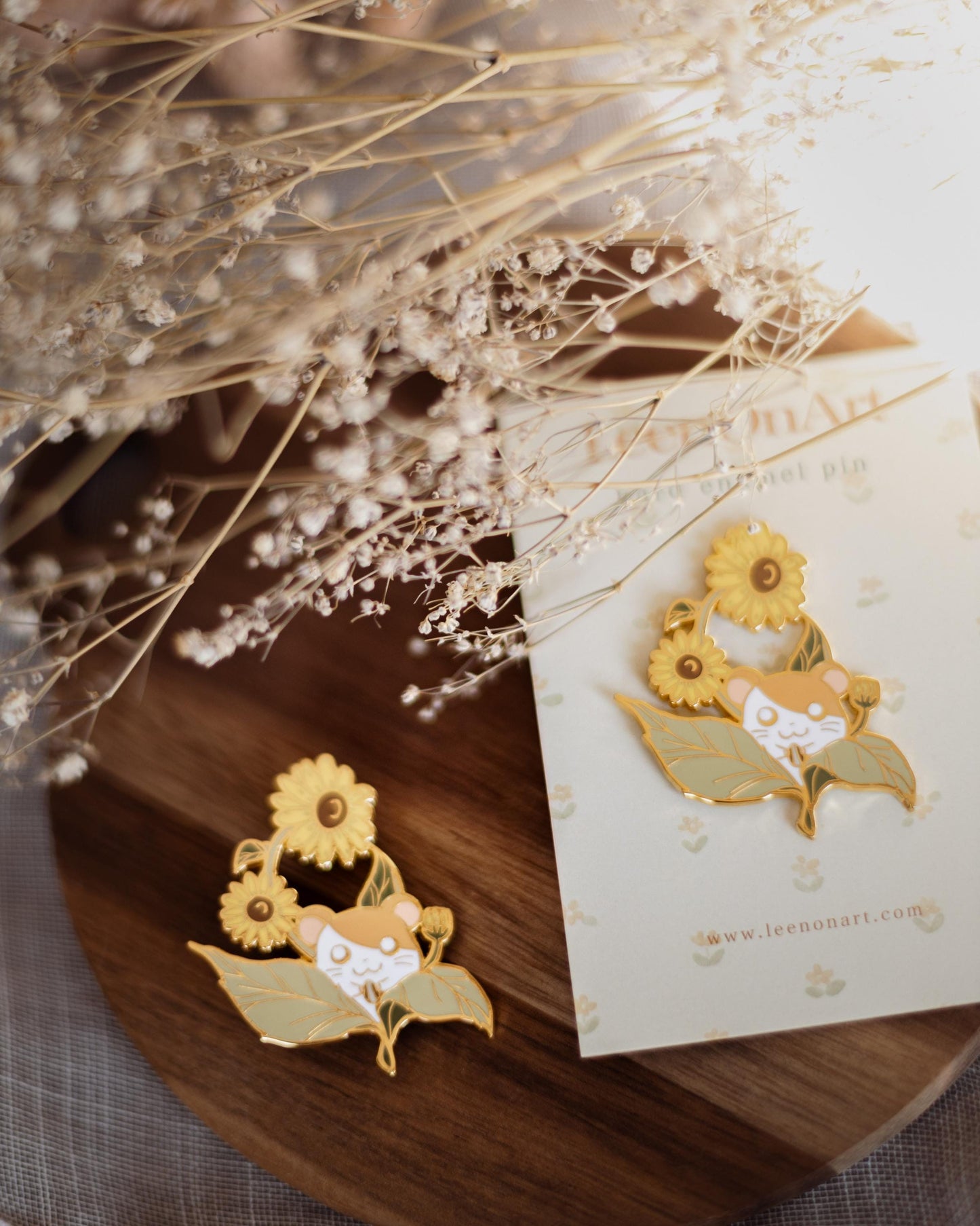 pin // hamster with sunflower - hard enamel pin