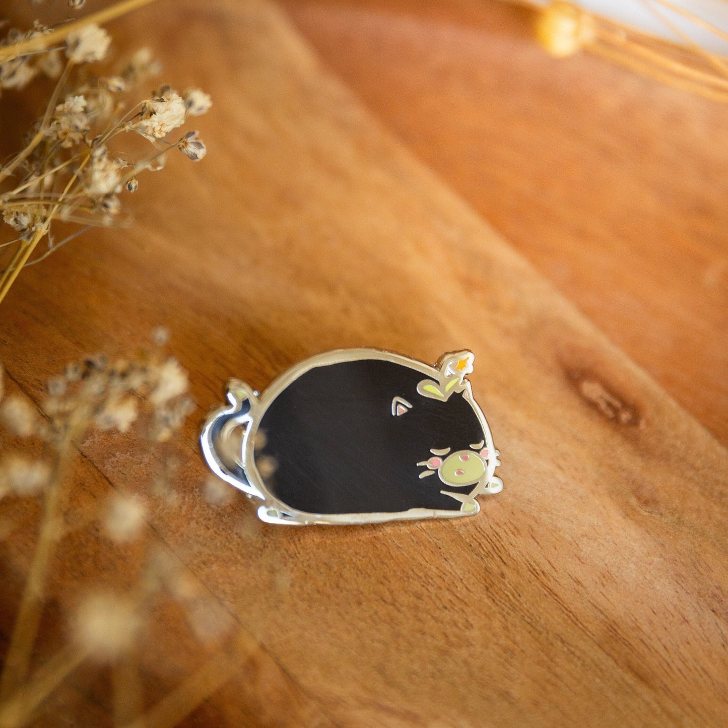 pin // sleepy chubby black cat - hard metal enamel pin